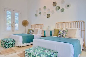 Villa Alta Gracia w Private Pool Designer Decor
