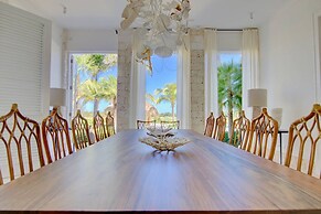Villa Alta Gracia w Private Pool Designer Decor