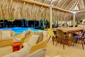 Villa Alta Gracia w Private Pool Designer Decor