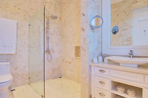 Villa Alta Gracia w Private Pool Designer Decor