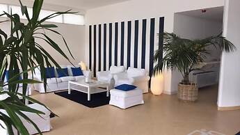 Hotel Caravelle