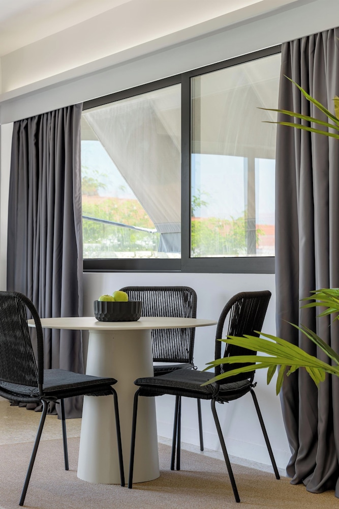Momo Suites Acropolis by Aura Homes