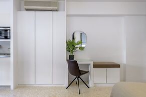 Momo Suites Acropolis by Aura Homes