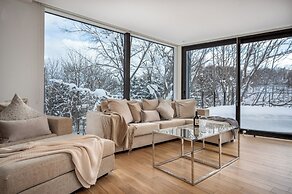 Escarpment House by H2 Life