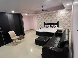 Raj Mahal Rooms & Banquet Hall