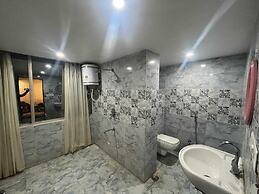 Raj Mahal Rooms & Banquet Hall