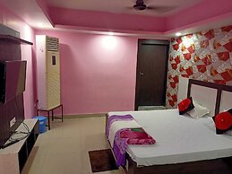 Raj Mahal Rooms & Banquet Hall
