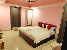 Raj Mahal Rooms & Banquet Hall