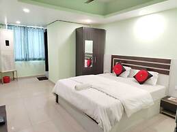 Raj Mahal Rooms & Banquet Hall