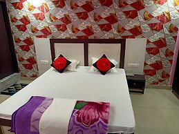 Raj Mahal Rooms & Banquet Hall