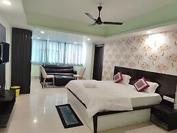 Raj Mahal Rooms & Banquet Hall