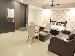 Raj Mahal Rooms & Banquet Hall