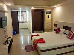 Raj Mahal Rooms & Banquet Hall