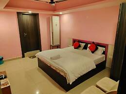 Raj Mahal Rooms & Banquet Hall