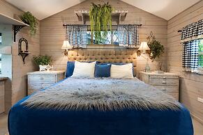 Quinta Pavo Real Complex by Acomodo