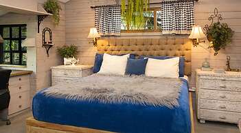 Quinta Pavo Real Complex by Acomodo