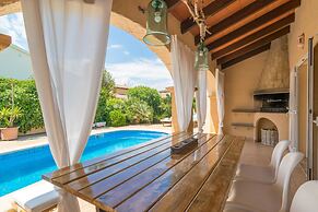 Casa Bel in Son Serra de Marina