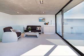 Montblau in Buger With 4 Bedrooms and 5 Bathrooms