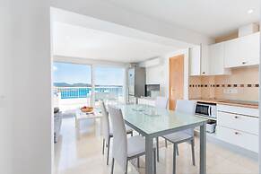 Luisamar Sea View in S Illot-cala Morlanda