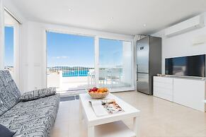 Luisamar Sea View in S Illot-cala Morlanda