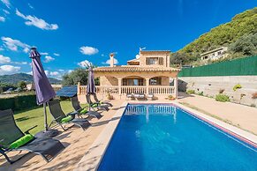 Solluna in Mallorca With 4 Bedrooms and 3 Bathrooms
