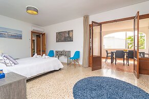 Violeta De Mar in Mallorca