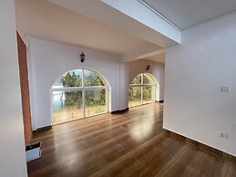 Mountain Vista Retreat