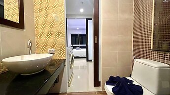 6-15 - 1 Bdr Condo With Balcony and Shared Pool