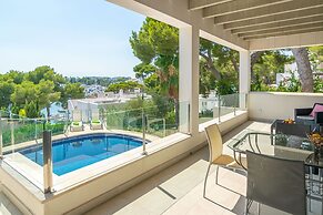Cala Llonga in Cala d Or