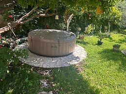 Garden Antique with Bubble Spa