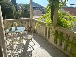 Garden Antique with Bubble Spa