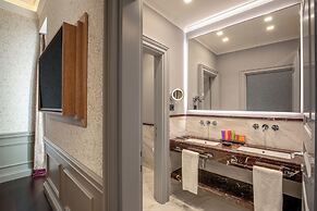 The Inn at the Spanish Steps Elegant Collection - The Gem