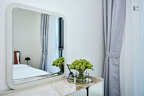 2bedroom Apt in Burj Crown