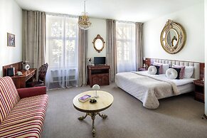 Old Time Aparthotel