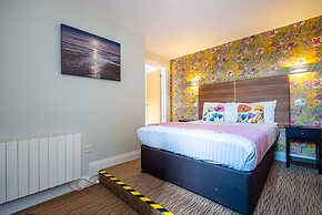 Sarah Hotel