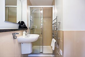 Sarah Hotel