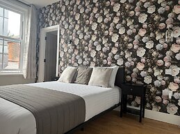 Sarah Hotel