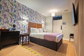 Sarah Hotel