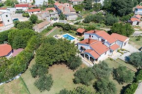 Pool House Robertino