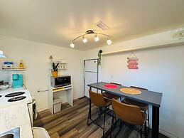 Sunrise BnB with Free Parking