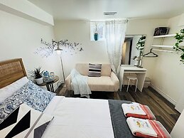 Sunrise BnB with Free Parking