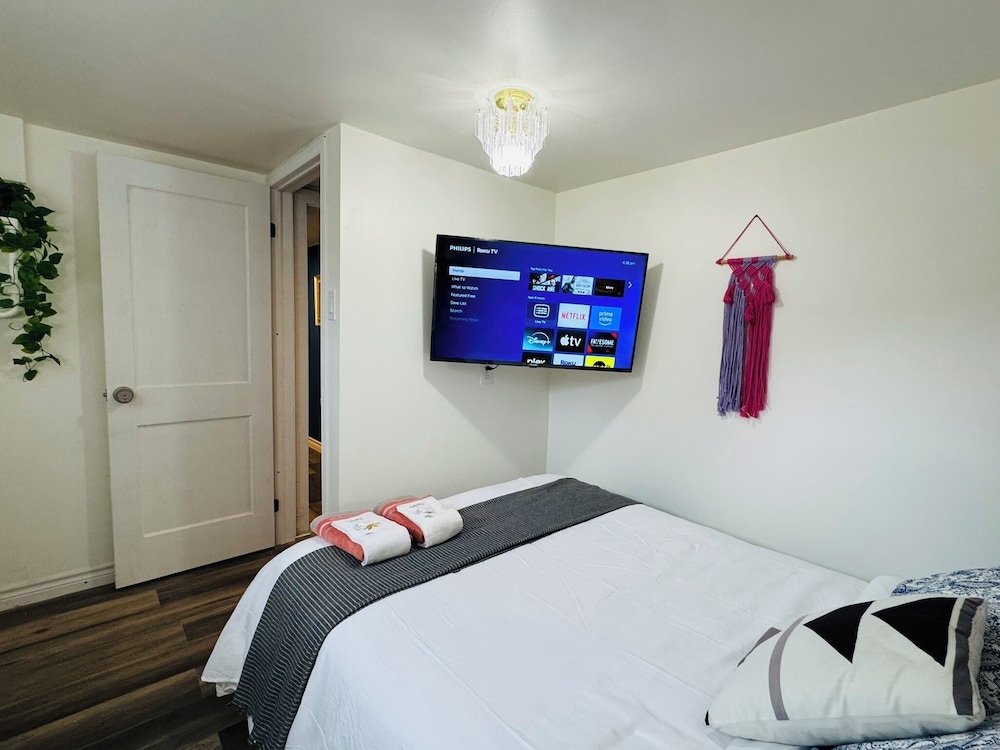 Sunrise BnB with Free Parking