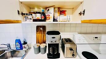 Sunrise BnB with Free Parking