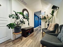 Sunrise BnB with Free Parking