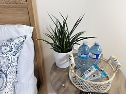 Sunrise BnB with Free Parking