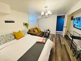 Sunrise BnB with Free Parking