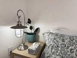 Sunrise BnB with Free Parking