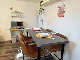 Sunrise BnB with Free Parking