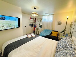 Sunrise BnB with Free Parking