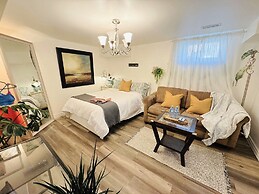 Sunrise BnB with Free Parking